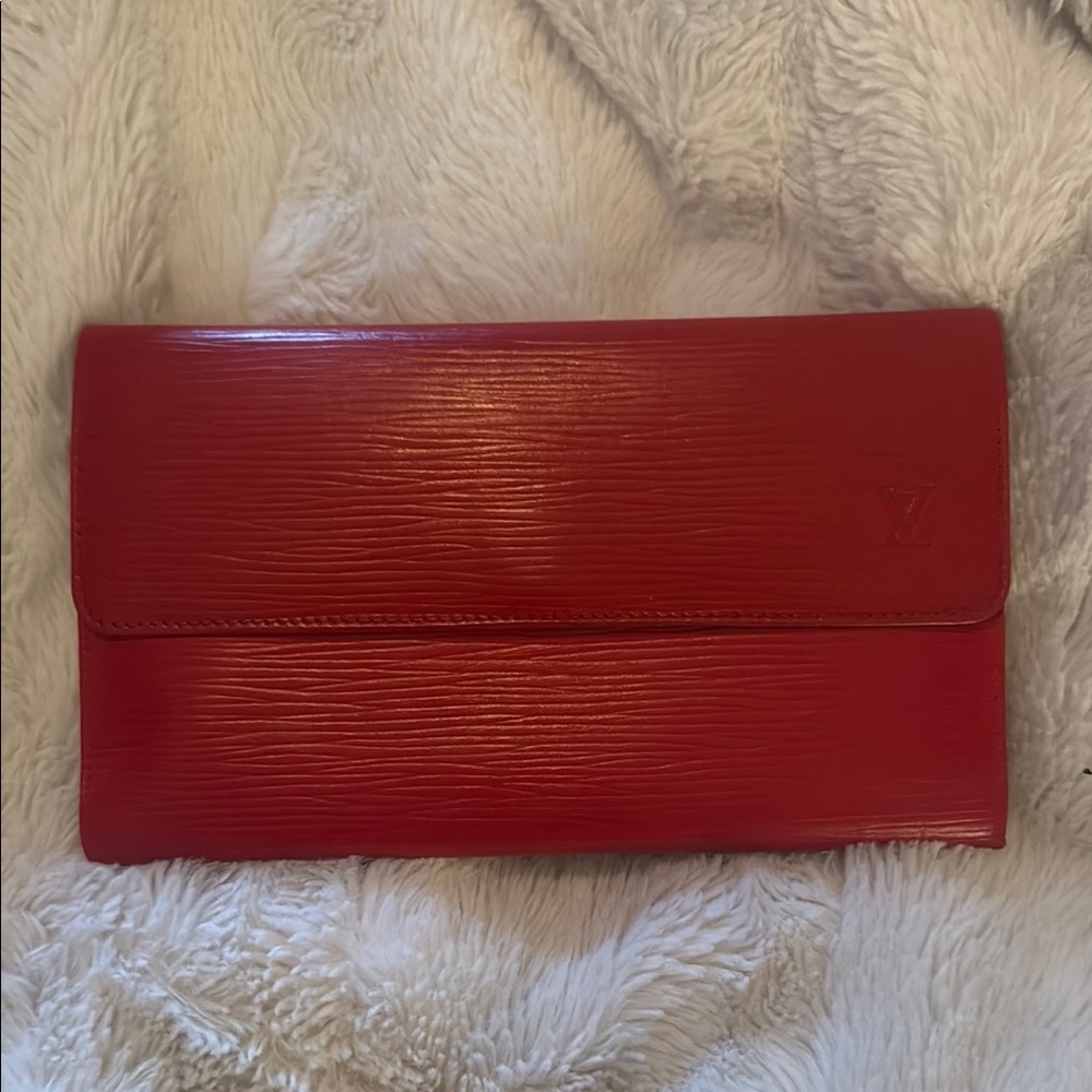 CLOSING 5/10/26 *COA*Louis Vuitton Epi Leather wallet